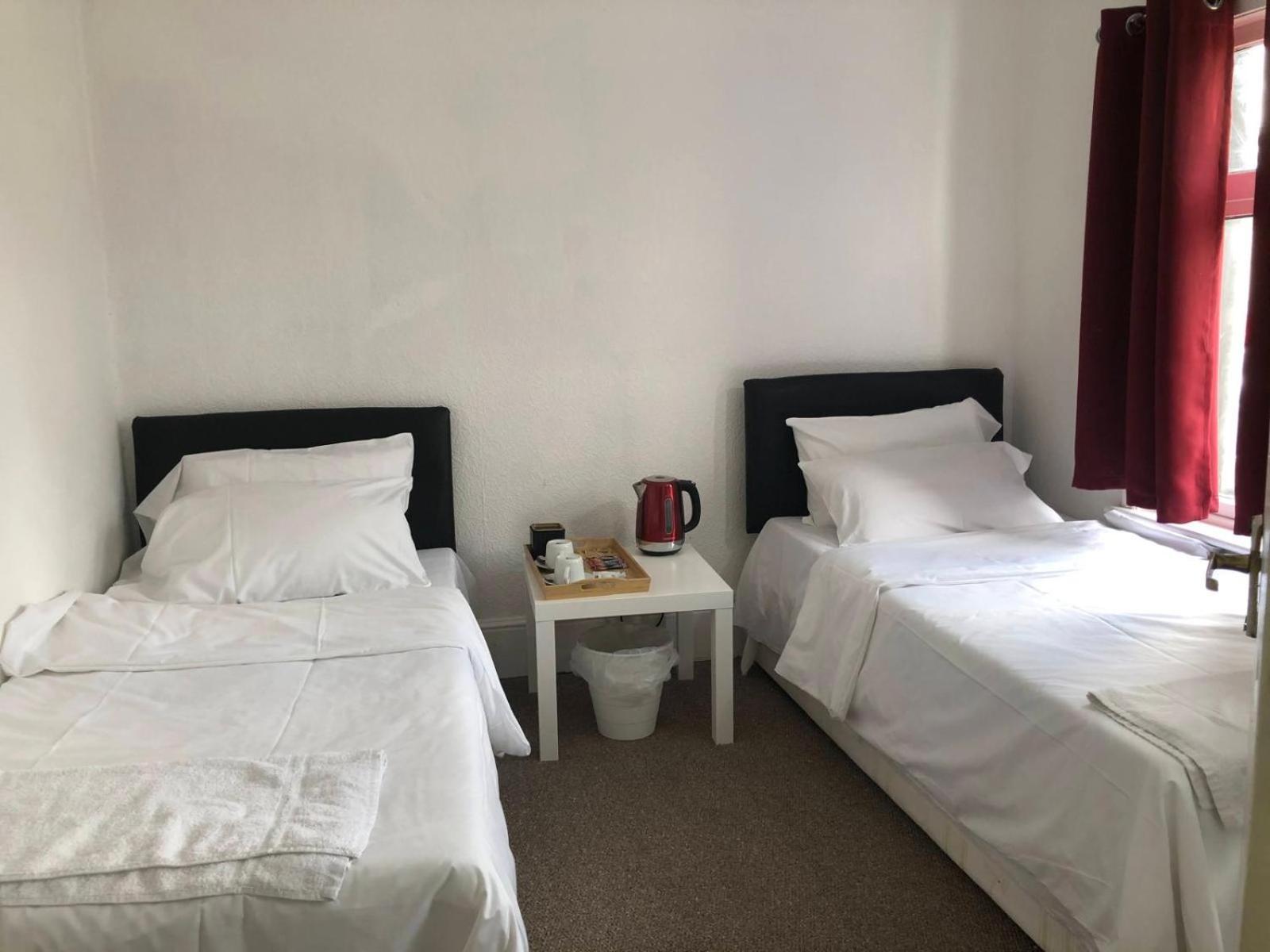 Saji Hotel Илфорд Экстерьер фото