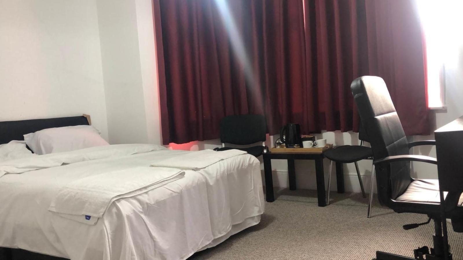 Saji Hotel Илфорд Экстерьер фото