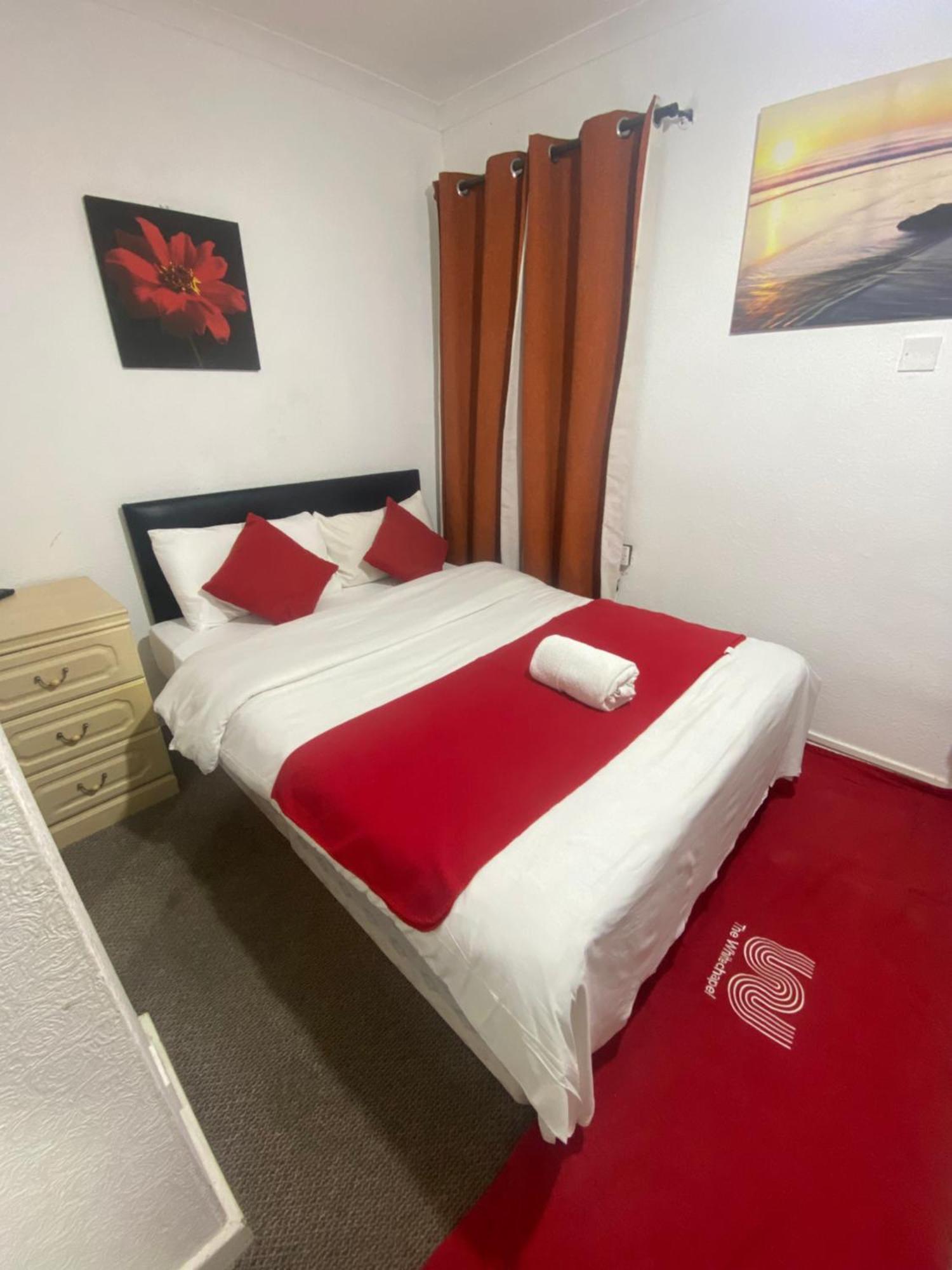 Saji Hotel Илфорд Экстерьер фото